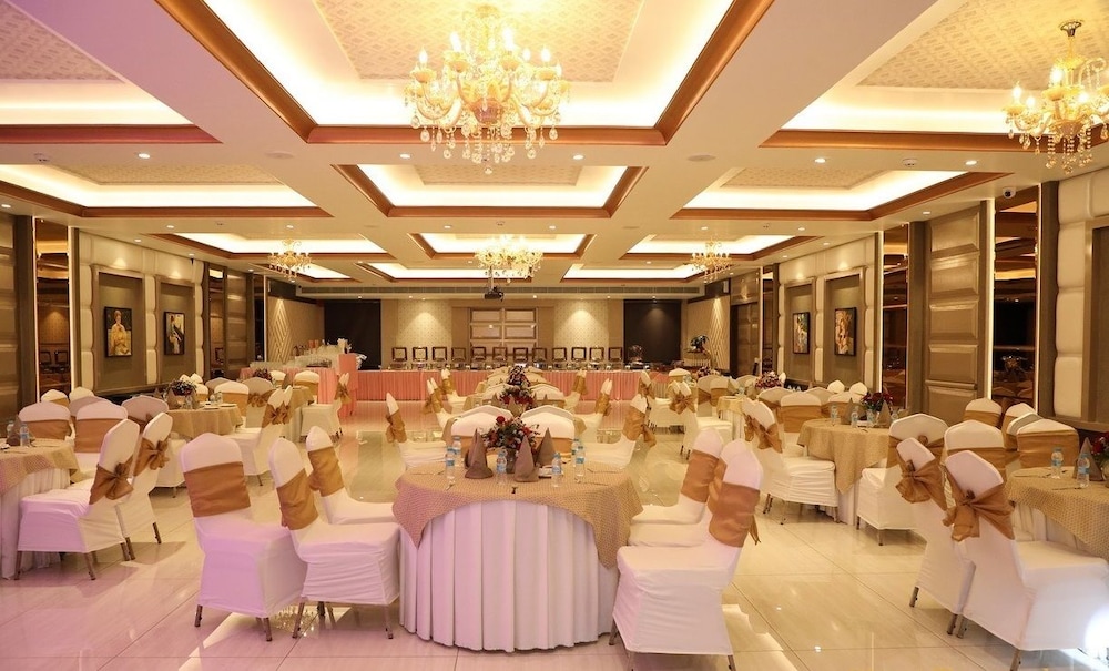 hotel aagaaz for luxury stay and celebration