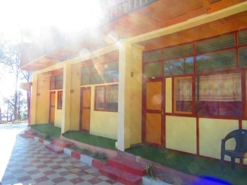 durgesh hillock resort