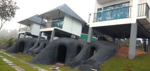 Wayanad Cave N Pillar Resort,Kidanganad>>Kalpetta,3 star
