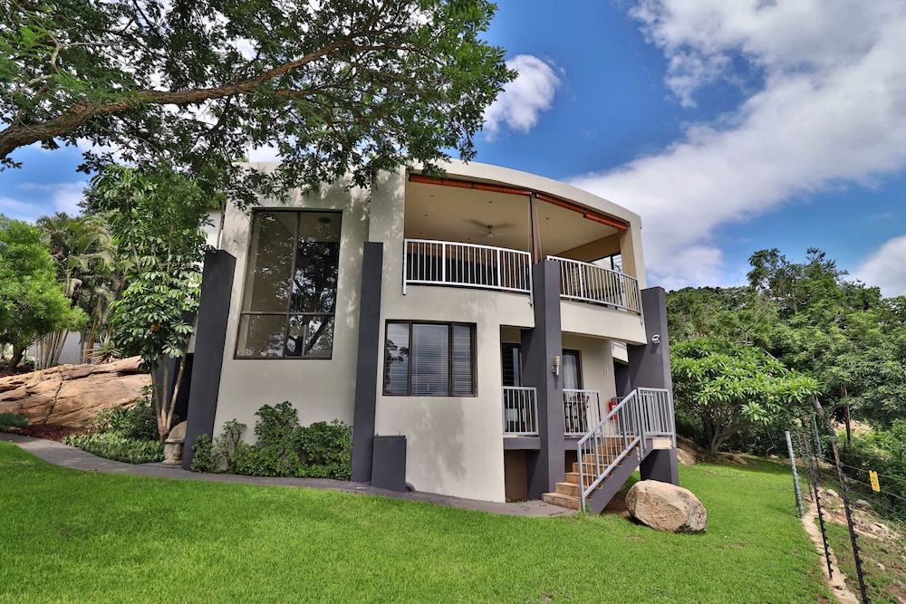la roca guest house