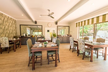 la roca guest house