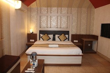 hotel royal amar