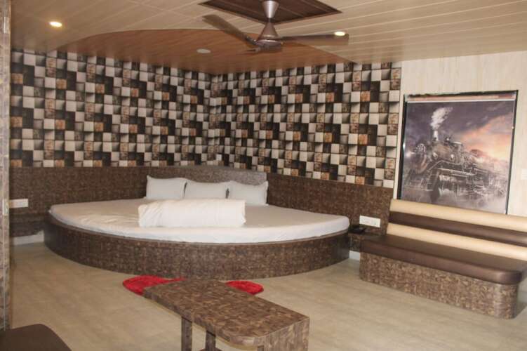 hotel royal amar