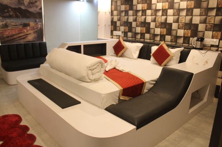 hotel royal amar