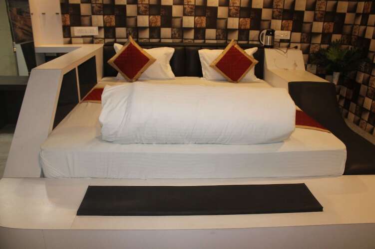 hotel royal amar