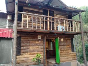 Pine Valley Resort,Kharar>>Kasauli,3 star
