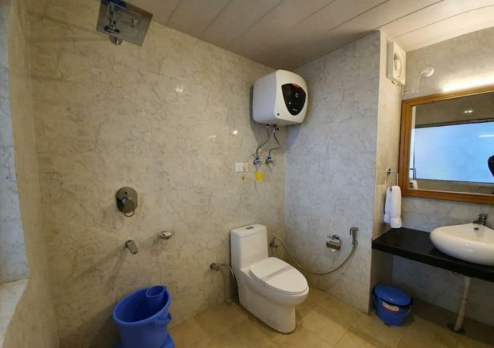 gezellig inn vardhan hills