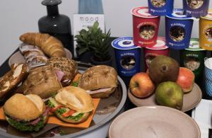 mood contemporary living