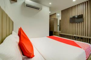 v hotel by oyo rooms