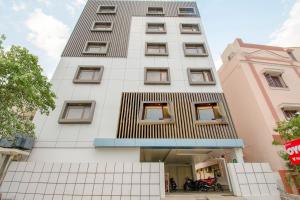 v hotel by oyo rooms