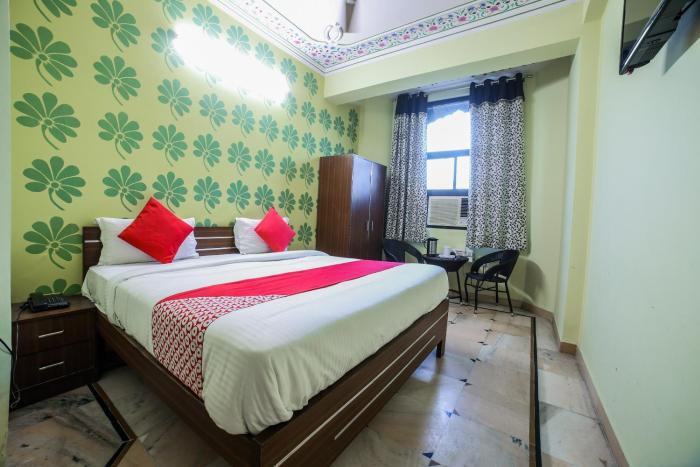 hotel white palace