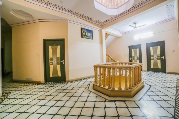 hotel white palace