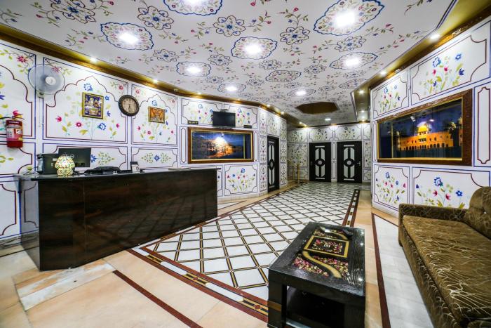hotel white palace