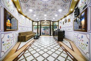hotel white palace