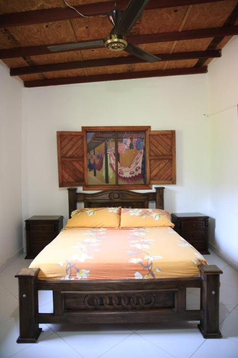hostal pelikan taganga
