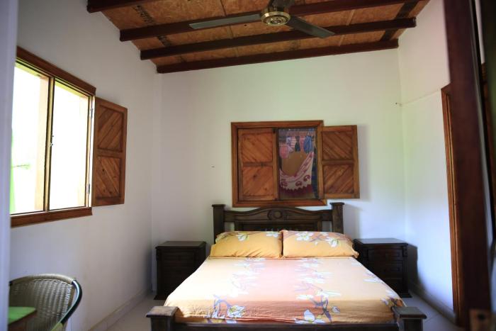 hostal pelikan taganga