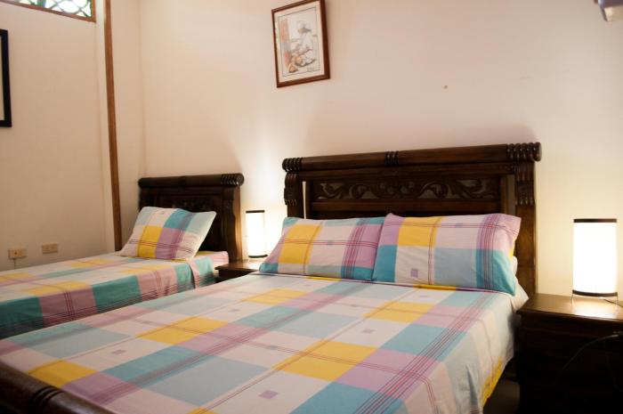 hostal pelikan taganga