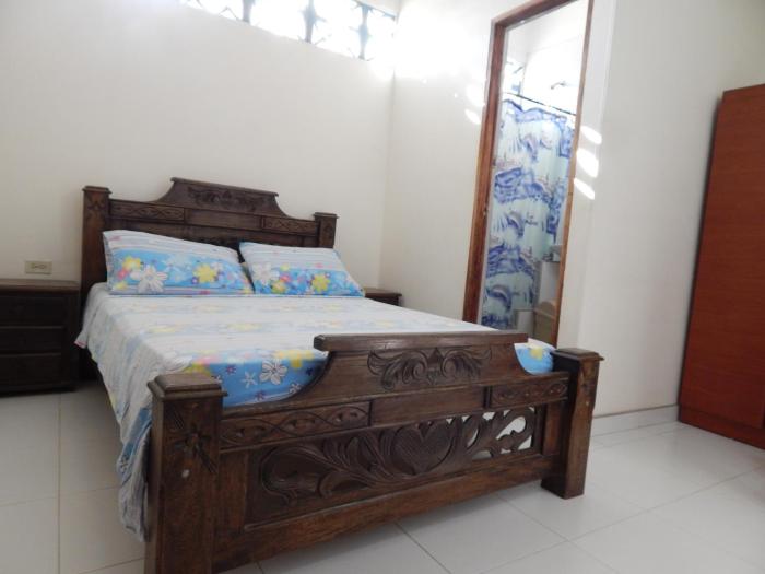 hostal pelikan taganga