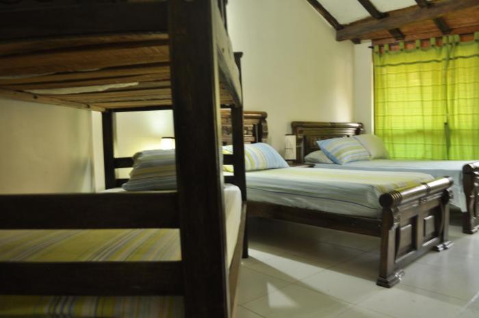 hostal pelikan taganga