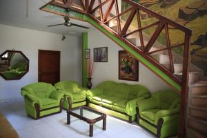 hostal pelikan taganga