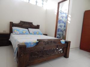 hostal pelikan taganga