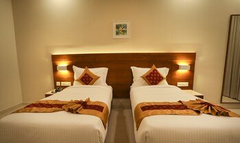 Hotel Kabani Palace,Kochi>>Chempu,3 star