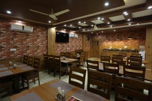 hotel buddha house himalayan brothers