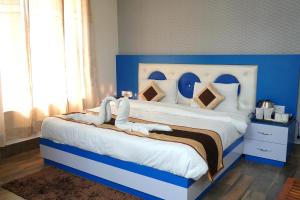 Pink Park By Panache Hotels,Bir>>Baijnath,3 star