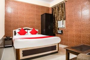 embassy hotel