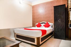embassy hotel