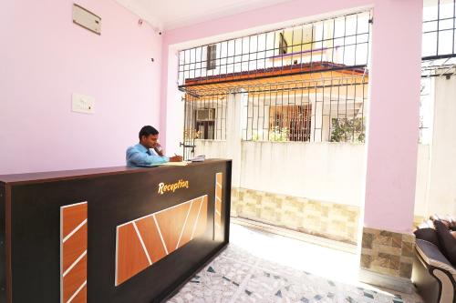 Oyo 33471 Hotel Magadh Empire,129 D-1 Behind Halidram Bhujiawala,3 star