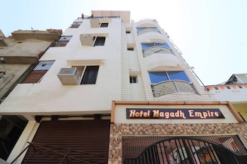 oyo 33471 hotel magadh empire