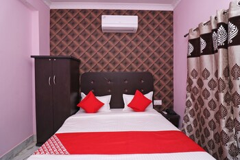 oyo 33471 hotel magadh empire