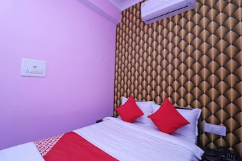 oyo 33471 hotel magadh empire