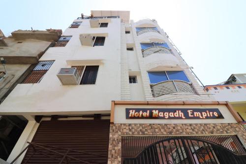 oyo 33471 hotel magadh empire