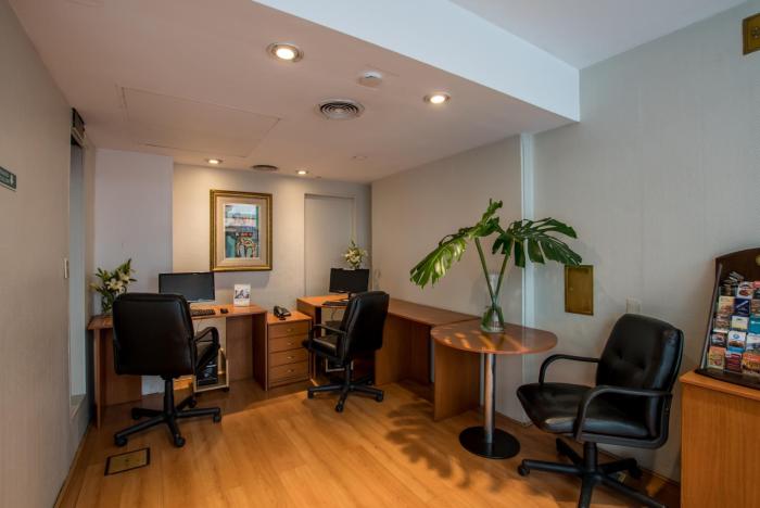 hotel solans carlton