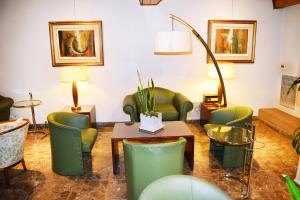 hotel solans carlton