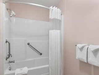 Ramada By Wyndham 100 Mile House,108 Mile Ranch>>100 Mile House,2 star
