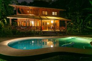 La Kukula Lodge,Limon>>Cahuita,3 star
