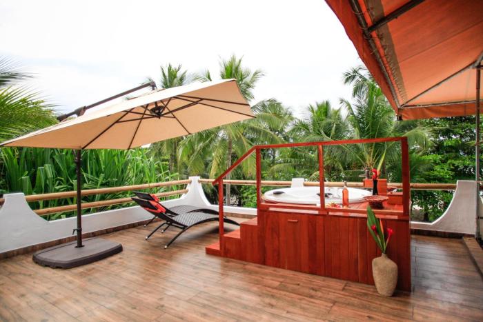 hotel tropico latino