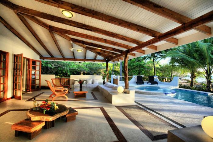 hotel tropico latino