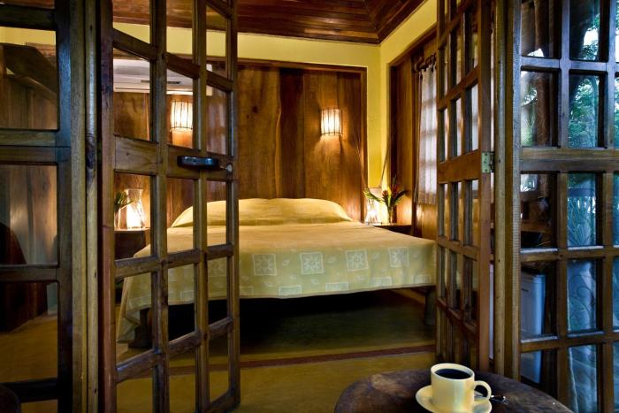 hotel tropico latino