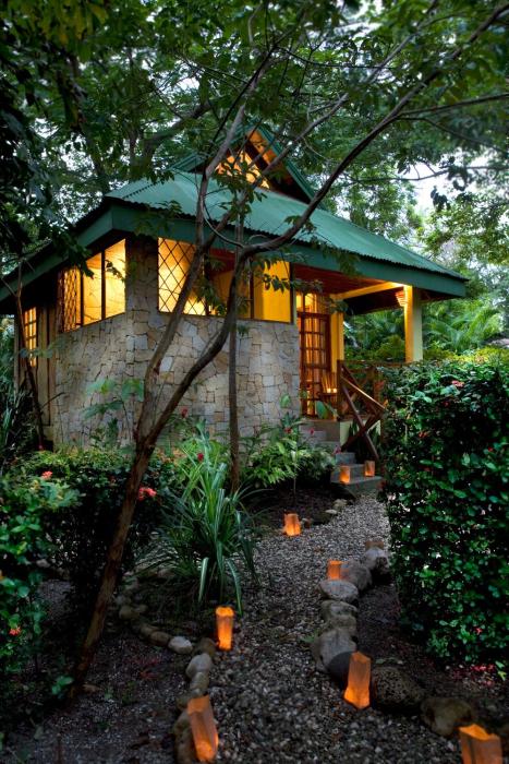 hotel tropico latino