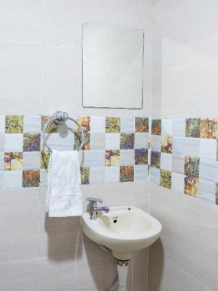 Relax Inn By Oyo Rooms,Loknayak Nagar,3 star