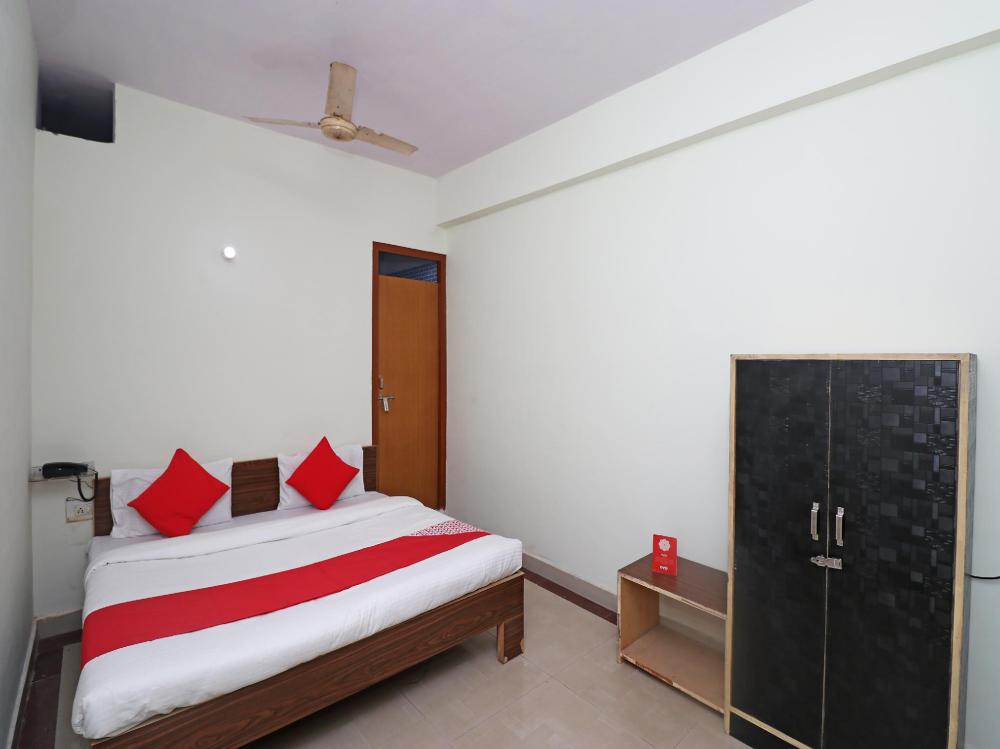 hotel mr grand by oyo rooms