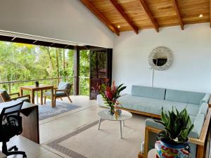Oxygen Jungle Villas & Spa,Ballena>>Alfombra,5 star