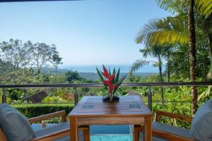Oxygen Jungle Villas & Spa,Ballena>>Alfombra,5 star