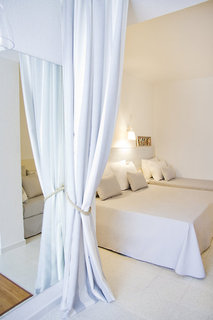 Fergus Club Pineda Splash,Costa Brava>>Barcelona,4 star