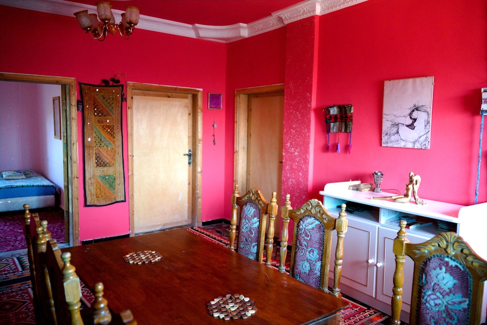 bedouin pink ecohouse hostel