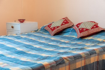 bedouin pink ecohouse hostel